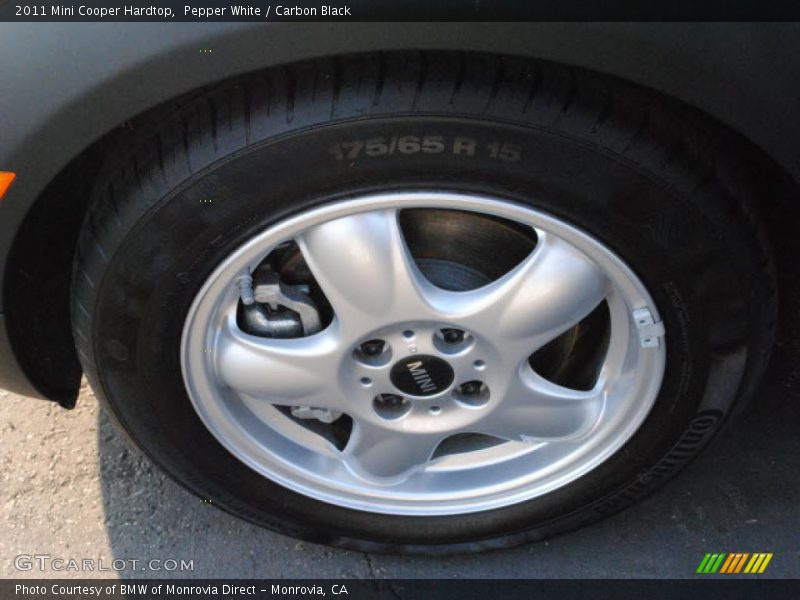Pepper White / Carbon Black 2011 Mini Cooper Hardtop