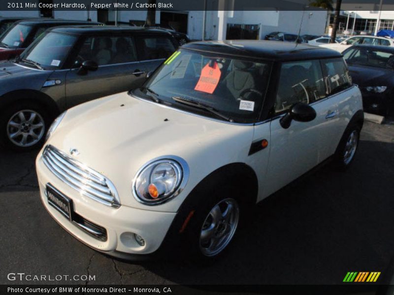 Pepper White / Carbon Black 2011 Mini Cooper Hardtop