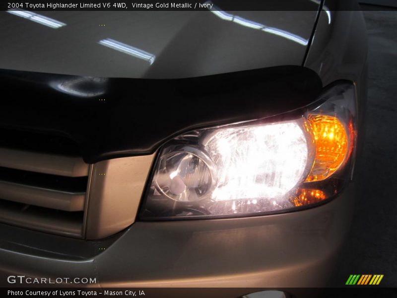Vintage Gold Metallic / Ivory 2004 Toyota Highlander Limited V6 4WD