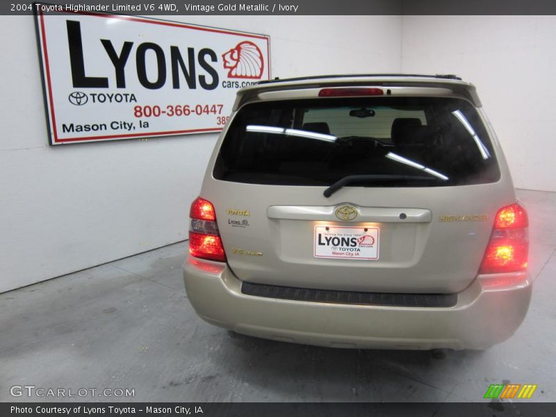 Vintage Gold Metallic / Ivory 2004 Toyota Highlander Limited V6 4WD