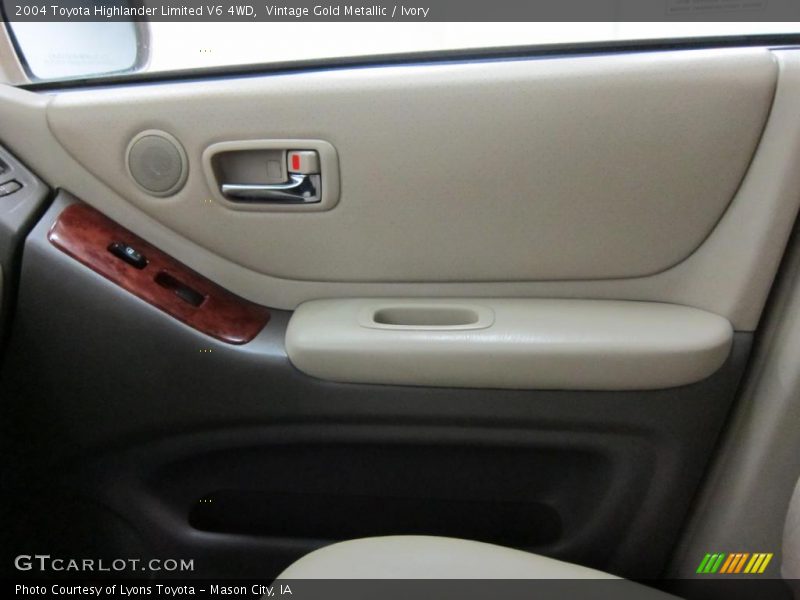 Vintage Gold Metallic / Ivory 2004 Toyota Highlander Limited V6 4WD