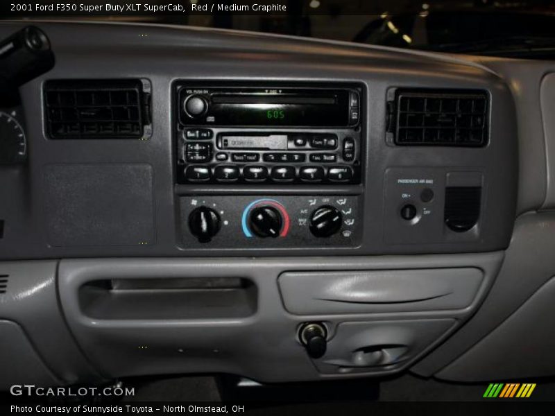 Red / Medium Graphite 2001 Ford F350 Super Duty XLT SuperCab