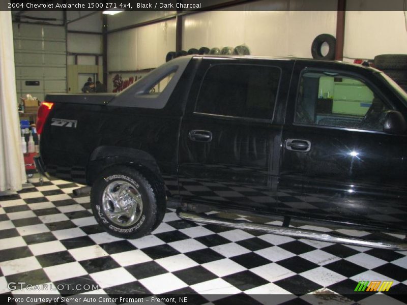 Black / Dark Charcoal 2004 Chevrolet Avalanche 1500 Z71 4x4