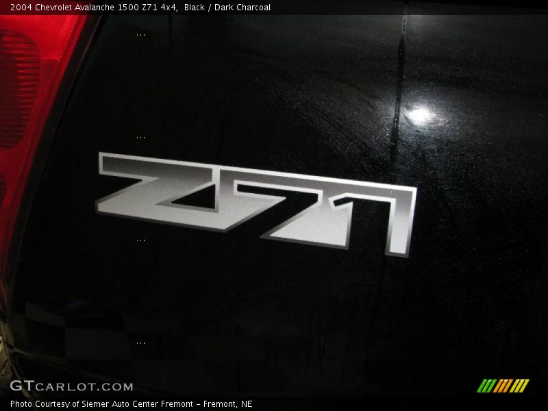 Black / Dark Charcoal 2004 Chevrolet Avalanche 1500 Z71 4x4