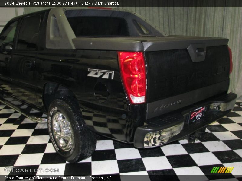 Black / Dark Charcoal 2004 Chevrolet Avalanche 1500 Z71 4x4