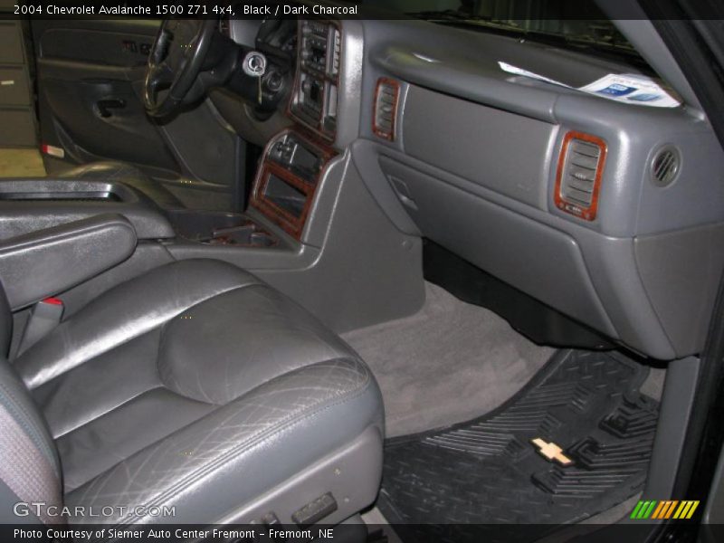 Black / Dark Charcoal 2004 Chevrolet Avalanche 1500 Z71 4x4