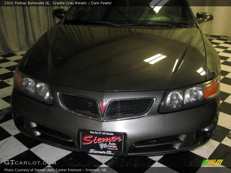 Granite Gray Metallic / Dark Pewter 2002 Pontiac Bonneville SE