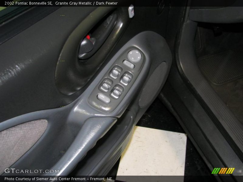 Granite Gray Metallic / Dark Pewter 2002 Pontiac Bonneville SE