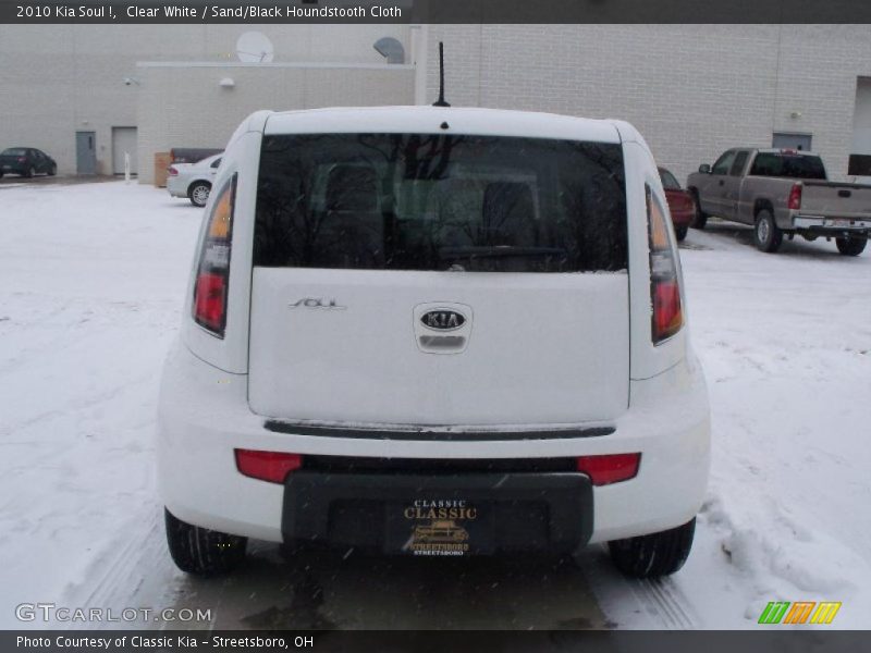 Clear White / Sand/Black Houndstooth Cloth 2010 Kia Soul !