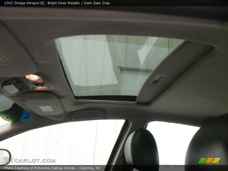 Bright Silver Metallic / Dark Slate Gray 2002 Dodge Intrepid ES