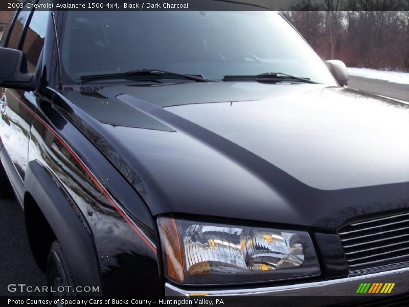 Black / Dark Charcoal 2003 Chevrolet Avalanche 1500 4x4