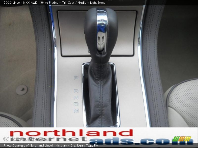 White Platinum Tri-Coat / Medium Light Stone 2011 Lincoln MKX AWD