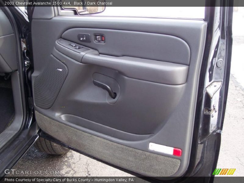 Black / Dark Charcoal 2003 Chevrolet Avalanche 1500 4x4