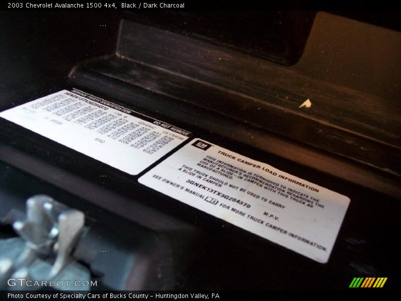Black / Dark Charcoal 2003 Chevrolet Avalanche 1500 4x4