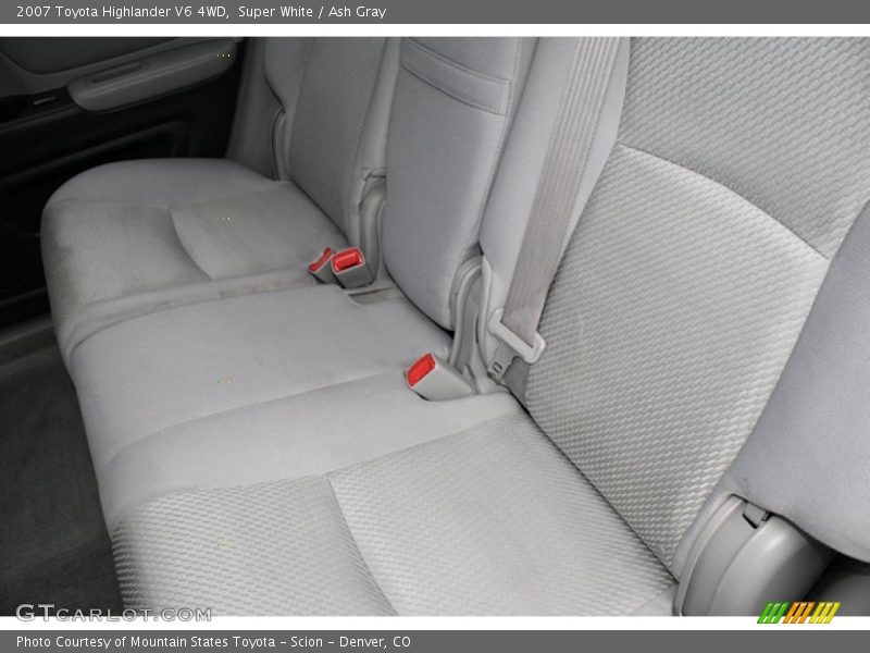 Super White / Ash Gray 2007 Toyota Highlander V6 4WD