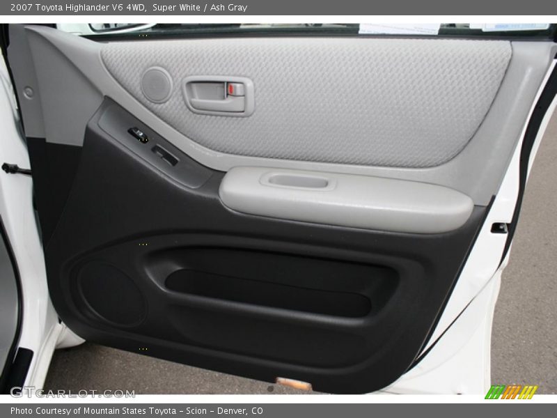 Super White / Ash Gray 2007 Toyota Highlander V6 4WD