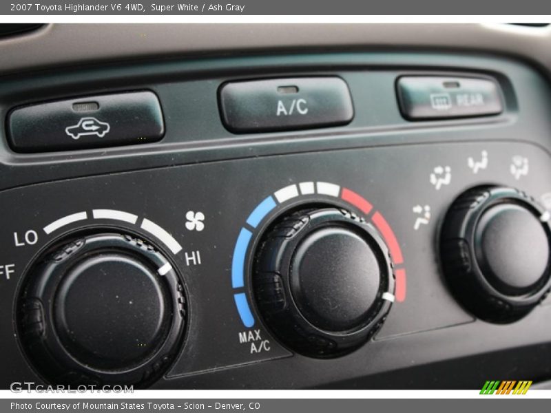 Super White / Ash Gray 2007 Toyota Highlander V6 4WD