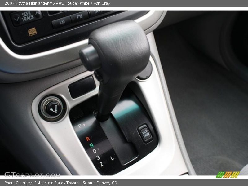 Super White / Ash Gray 2007 Toyota Highlander V6 4WD