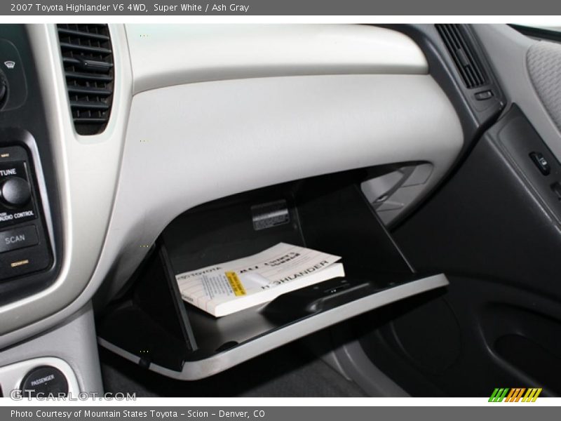 Super White / Ash Gray 2007 Toyota Highlander V6 4WD