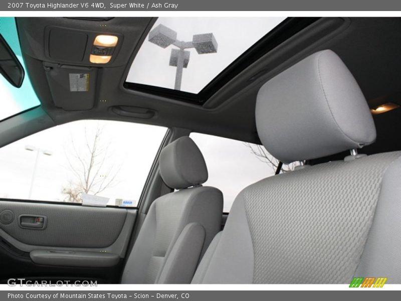 Super White / Ash Gray 2007 Toyota Highlander V6 4WD