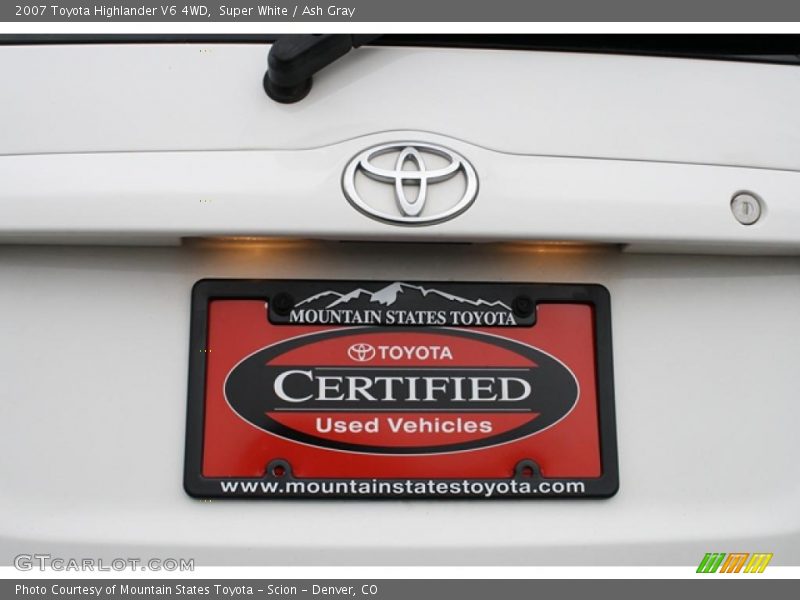Super White / Ash Gray 2007 Toyota Highlander V6 4WD