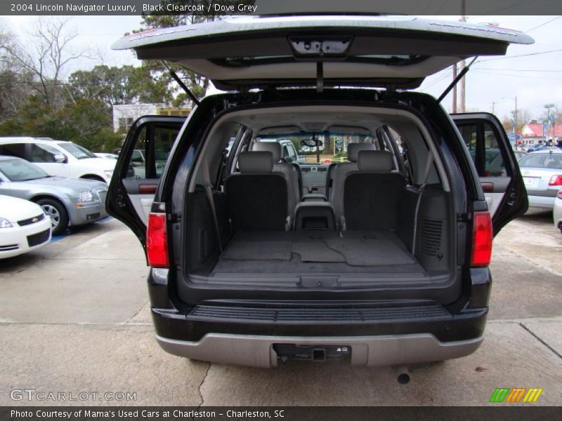 Black Clearcoat / Dove Grey 2004 Lincoln Navigator Luxury