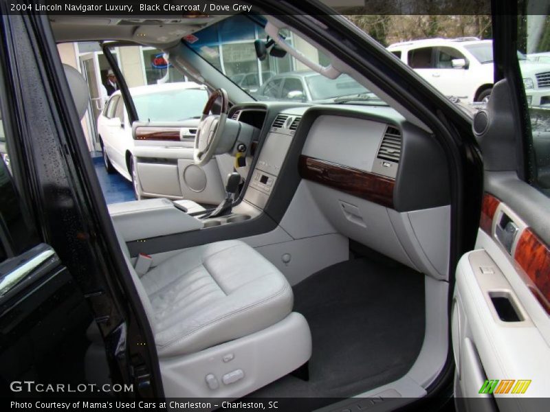 Black Clearcoat / Dove Grey 2004 Lincoln Navigator Luxury