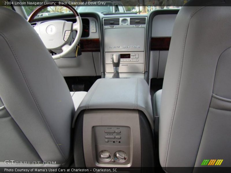 Black Clearcoat / Dove Grey 2004 Lincoln Navigator Luxury