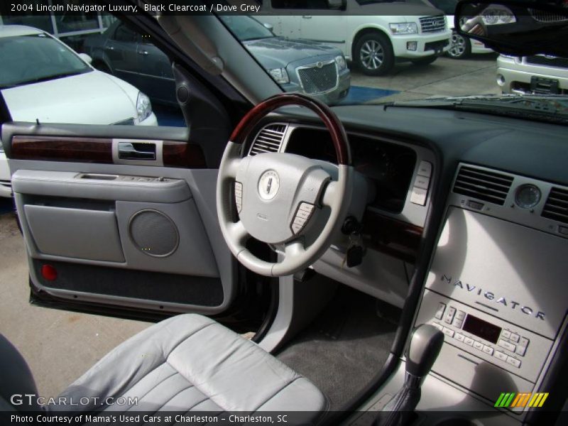 Black Clearcoat / Dove Grey 2004 Lincoln Navigator Luxury