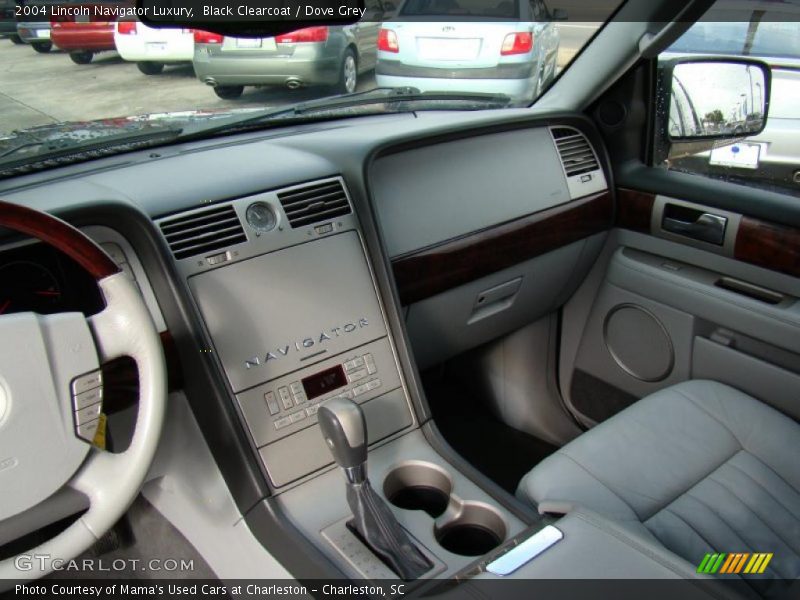 Black Clearcoat / Dove Grey 2004 Lincoln Navigator Luxury