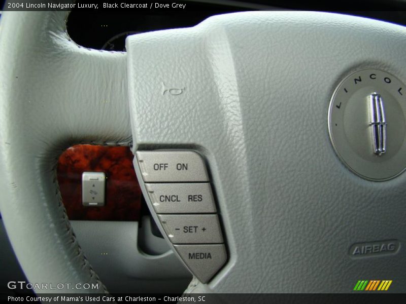 Black Clearcoat / Dove Grey 2004 Lincoln Navigator Luxury