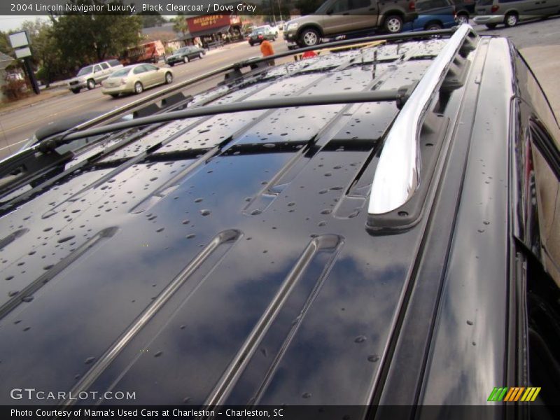Black Clearcoat / Dove Grey 2004 Lincoln Navigator Luxury