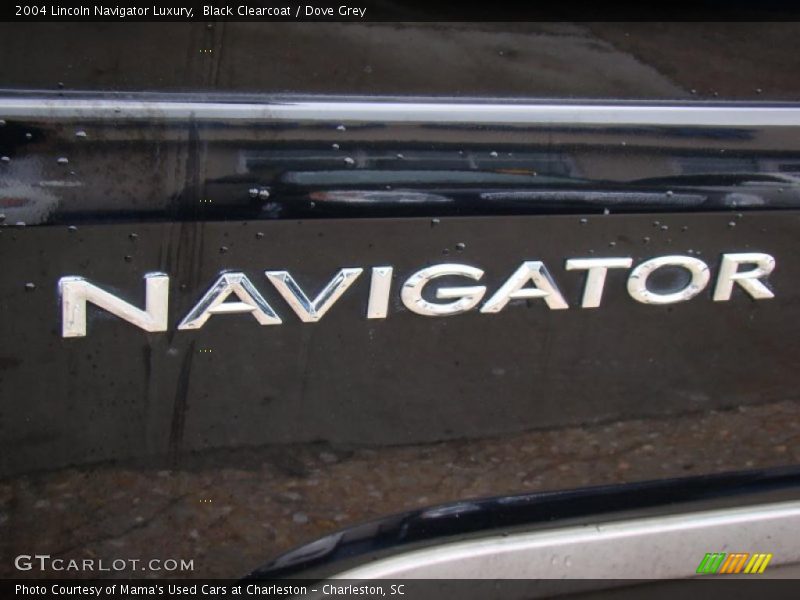 Black Clearcoat / Dove Grey 2004 Lincoln Navigator Luxury