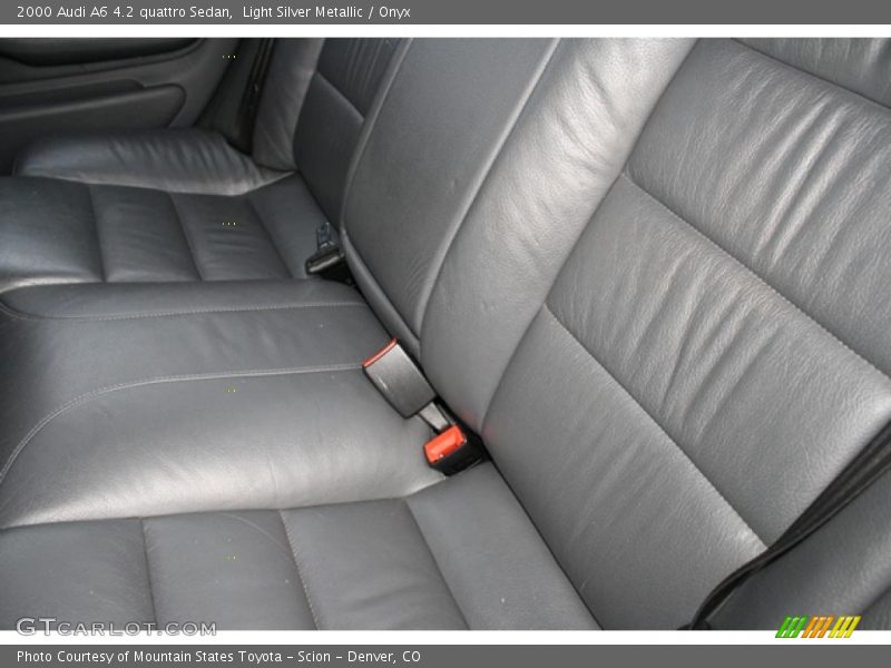 Light Silver Metallic / Onyx 2000 Audi A6 4.2 quattro Sedan