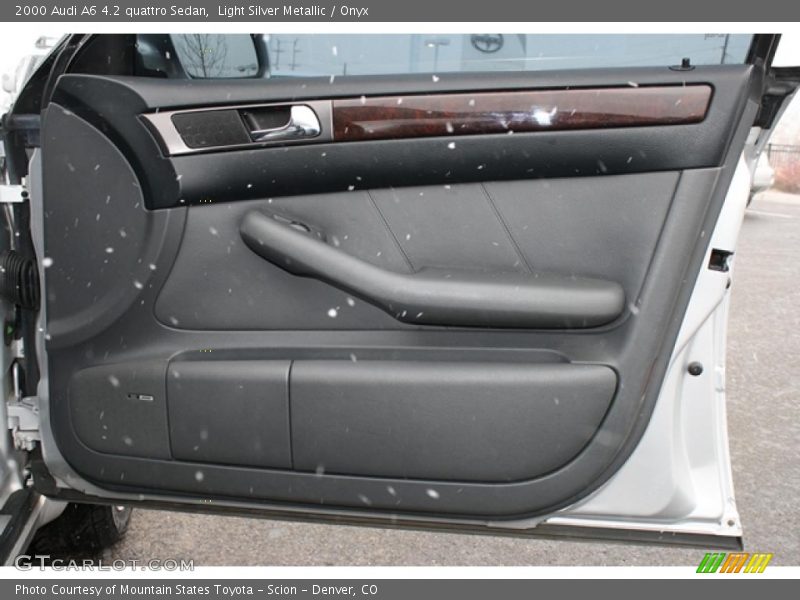 Light Silver Metallic / Onyx 2000 Audi A6 4.2 quattro Sedan