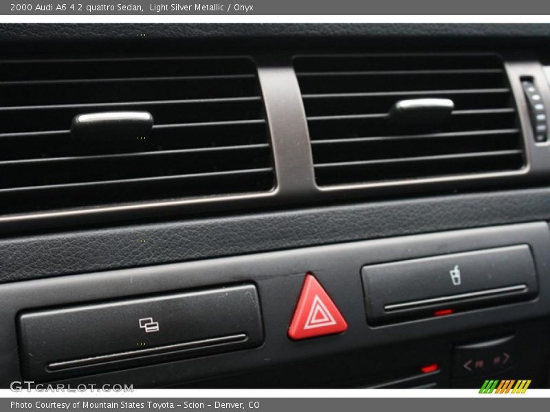Light Silver Metallic / Onyx 2000 Audi A6 4.2 quattro Sedan
