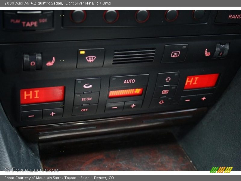 Controls of 2000 A6 4.2 quattro Sedan