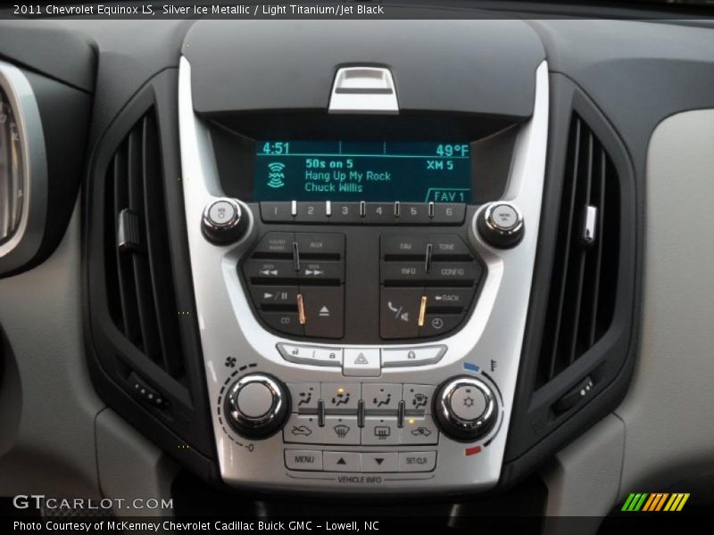 Silver Ice Metallic / Light Titanium/Jet Black 2011 Chevrolet Equinox LS