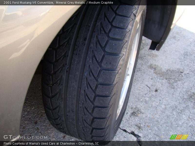 Mineral Grey Metallic / Medium Graphite 2001 Ford Mustang V6 Convertible