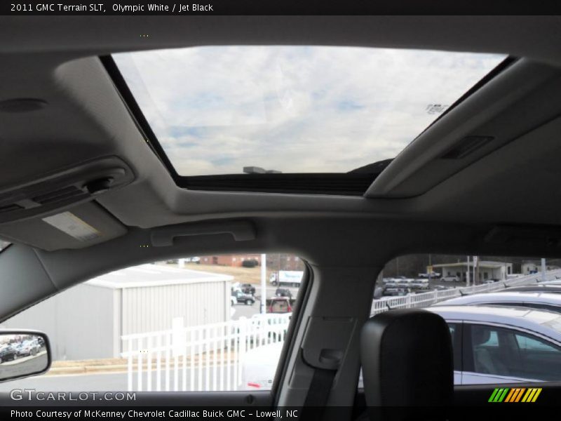 Olympic White / Jet Black 2011 GMC Terrain SLT