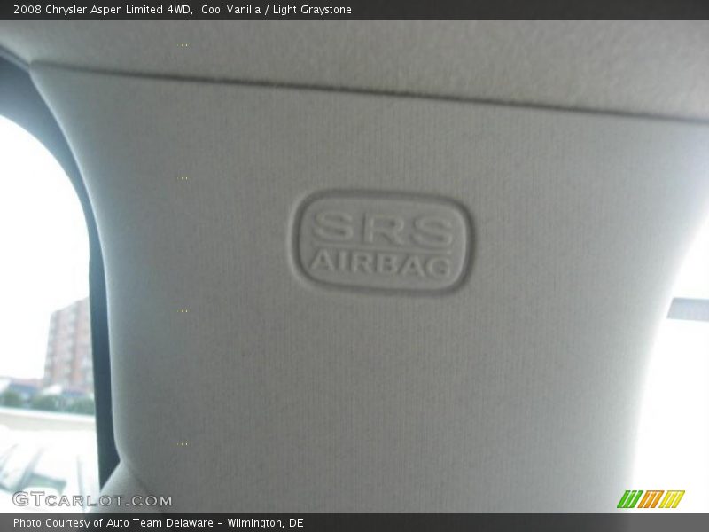 Cool Vanilla / Light Graystone 2008 Chrysler Aspen Limited 4WD