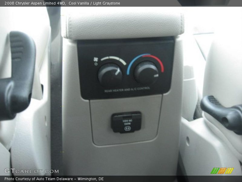 Cool Vanilla / Light Graystone 2008 Chrysler Aspen Limited 4WD