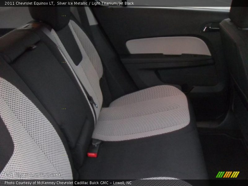 Silver Ice Metallic / Light Titanium/Jet Black 2011 Chevrolet Equinox LT