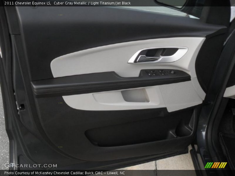 Cyber Gray Metallic / Light Titanium/Jet Black 2011 Chevrolet Equinox LS