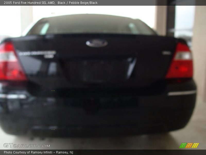 Black / Pebble Beige/Black 2005 Ford Five Hundred SEL AWD
