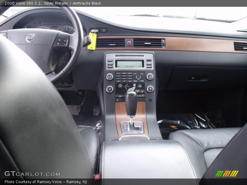 Silver Metallic / Anthracite Black 2008 Volvo S80 3.2