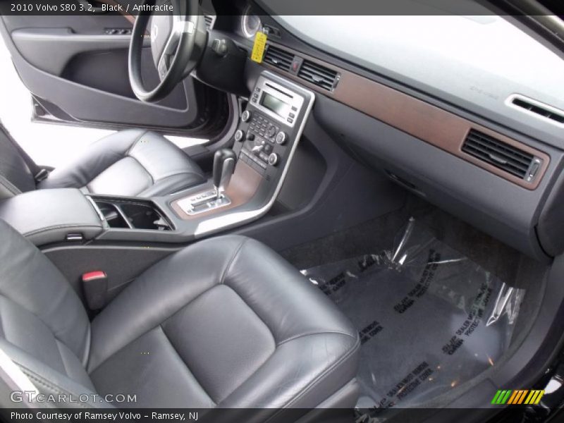  2010 S80 3.2 Anthracite Interior