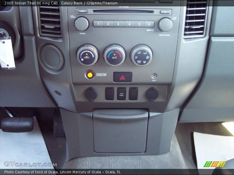 Galaxy Black / Graphite/Titanium 2005 Nissan Titan XE King Cab