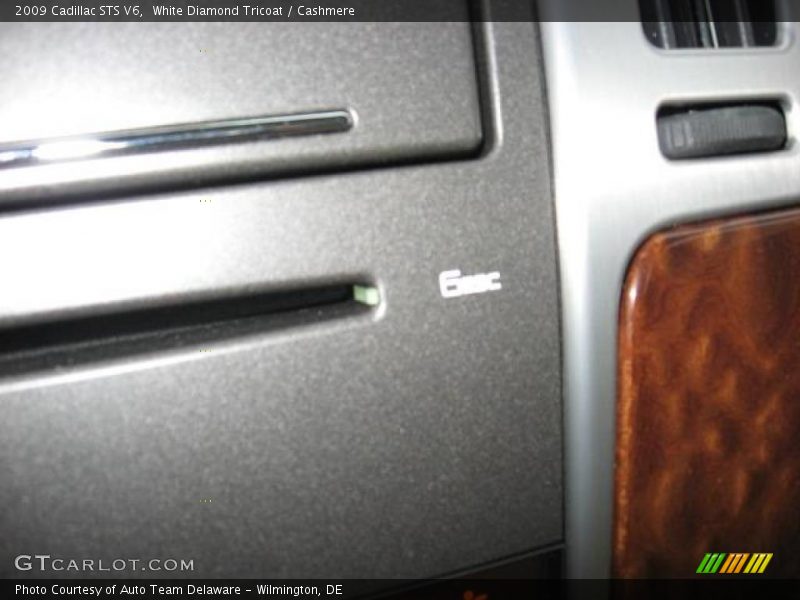 White Diamond Tricoat / Cashmere 2009 Cadillac STS V6