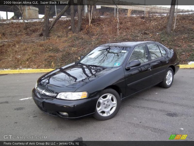 Super Black / Blond 2000 Nissan Altima GLE